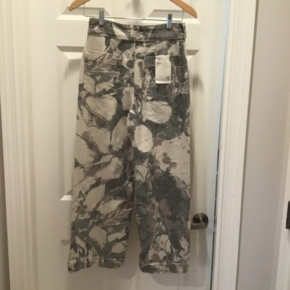 Pilcro Black and Cream Cropped Pants - Picture 3 of 4